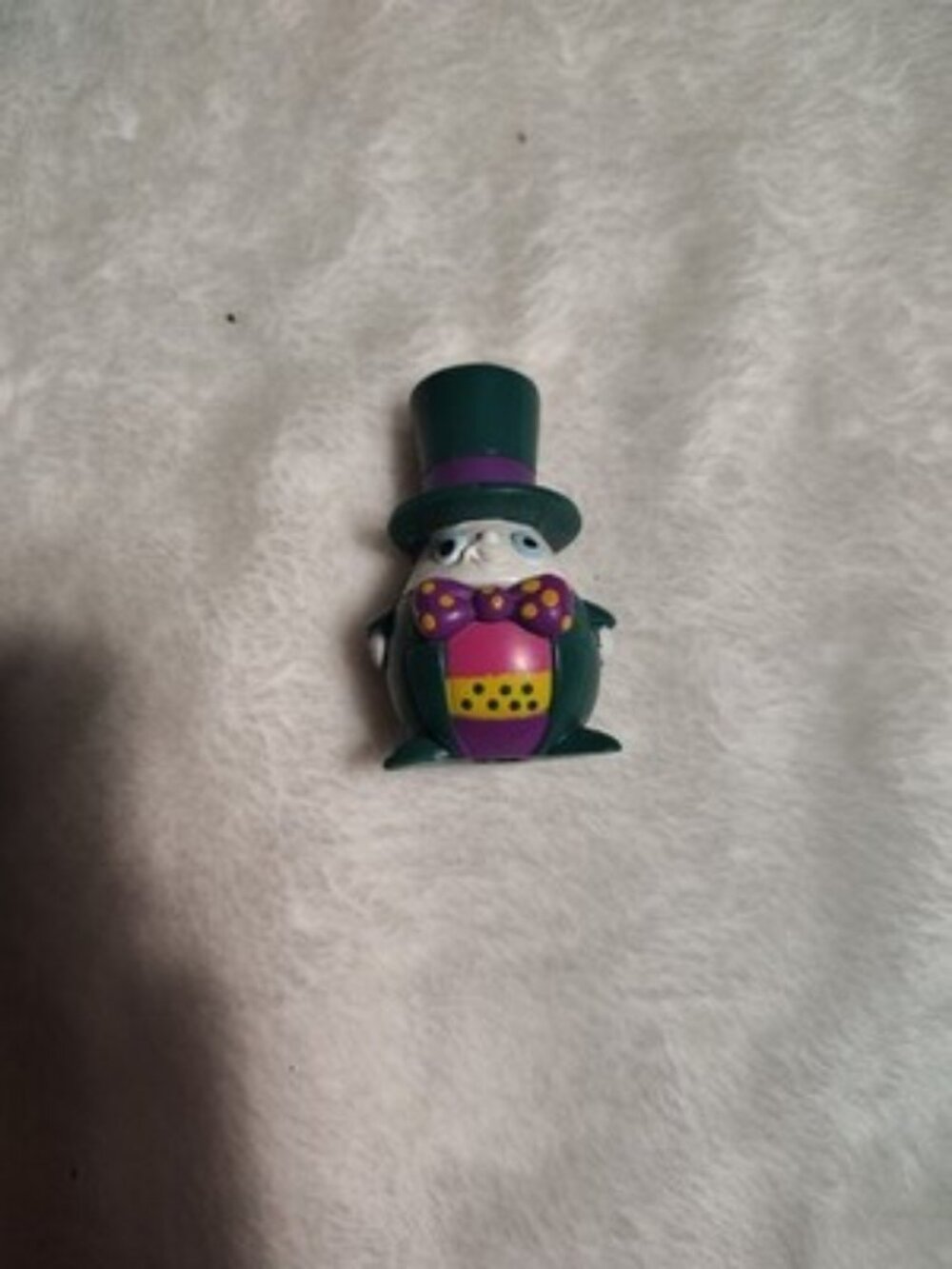 Humpty Dumpty 2001 Topps 2" Easter Pencil Topper Figure Egg Green Suit Hat Bow